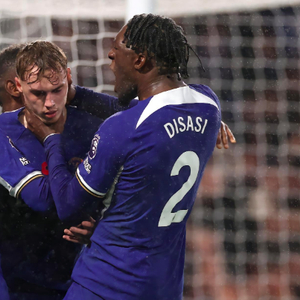 以下为 去重后的全部新闻标题（仅篮球 + 足球）：