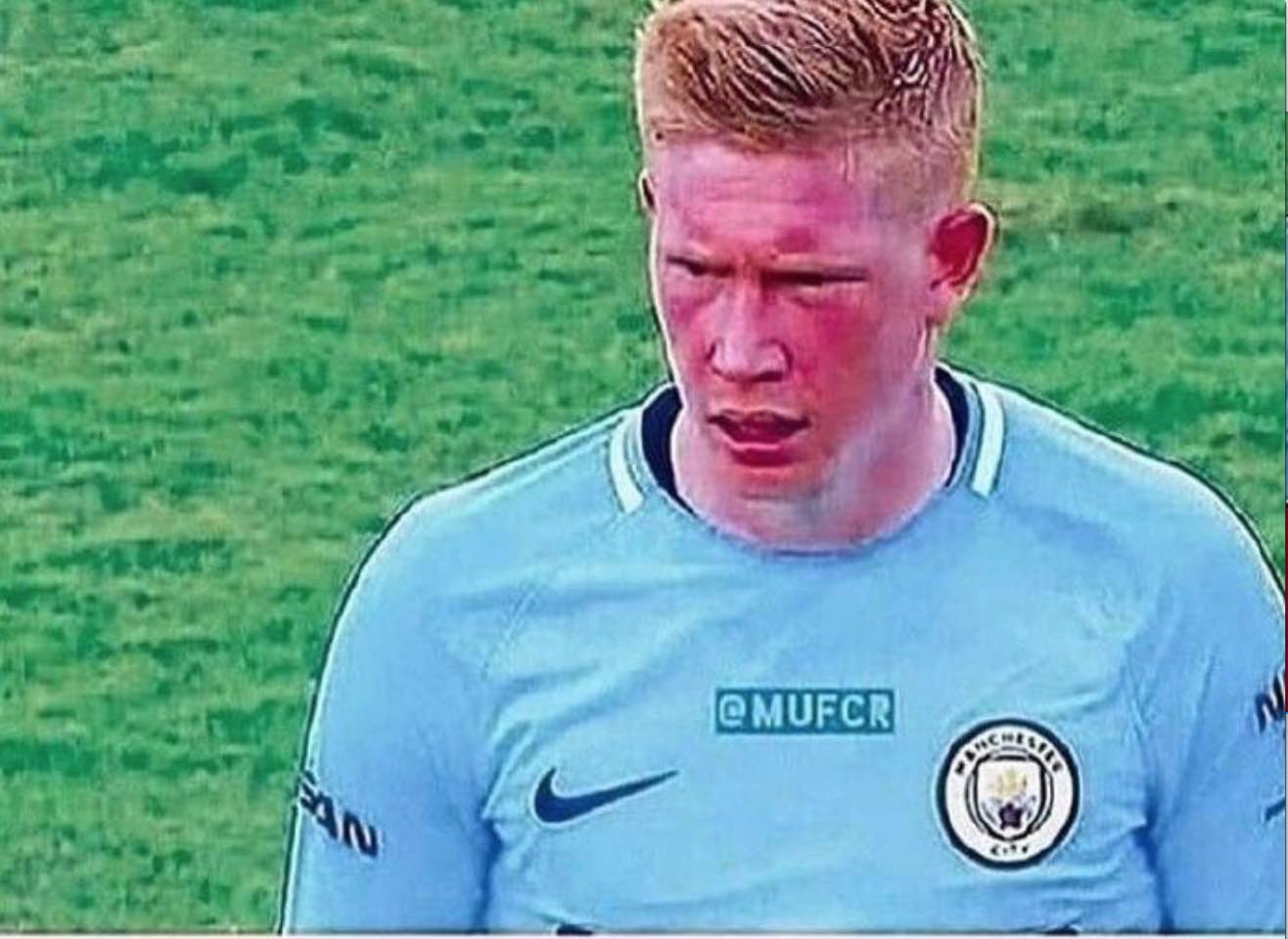 世体：新月对莱万表现出浓厚兴趣，但球员不打算离开巴萨