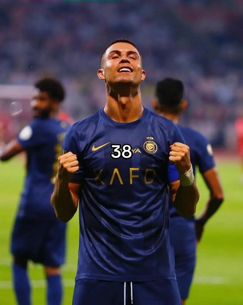 东契奇砍38+10+10无缘今日最佳！库里31+6落选，两人送绝杀也落选