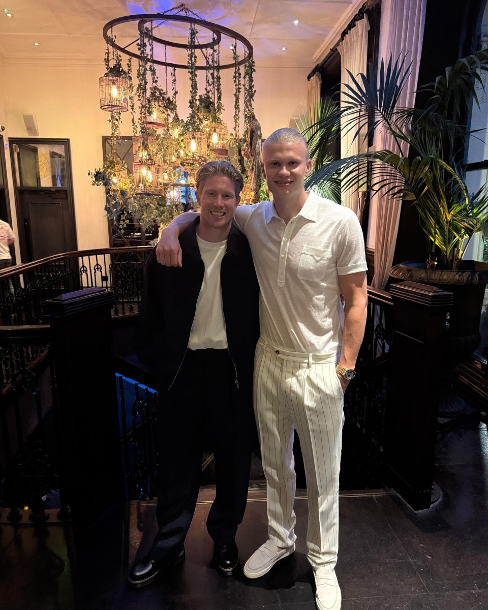 朝重伤者扔球！阿森纳马丁内利争议行为遭名宿痛批：可耻！